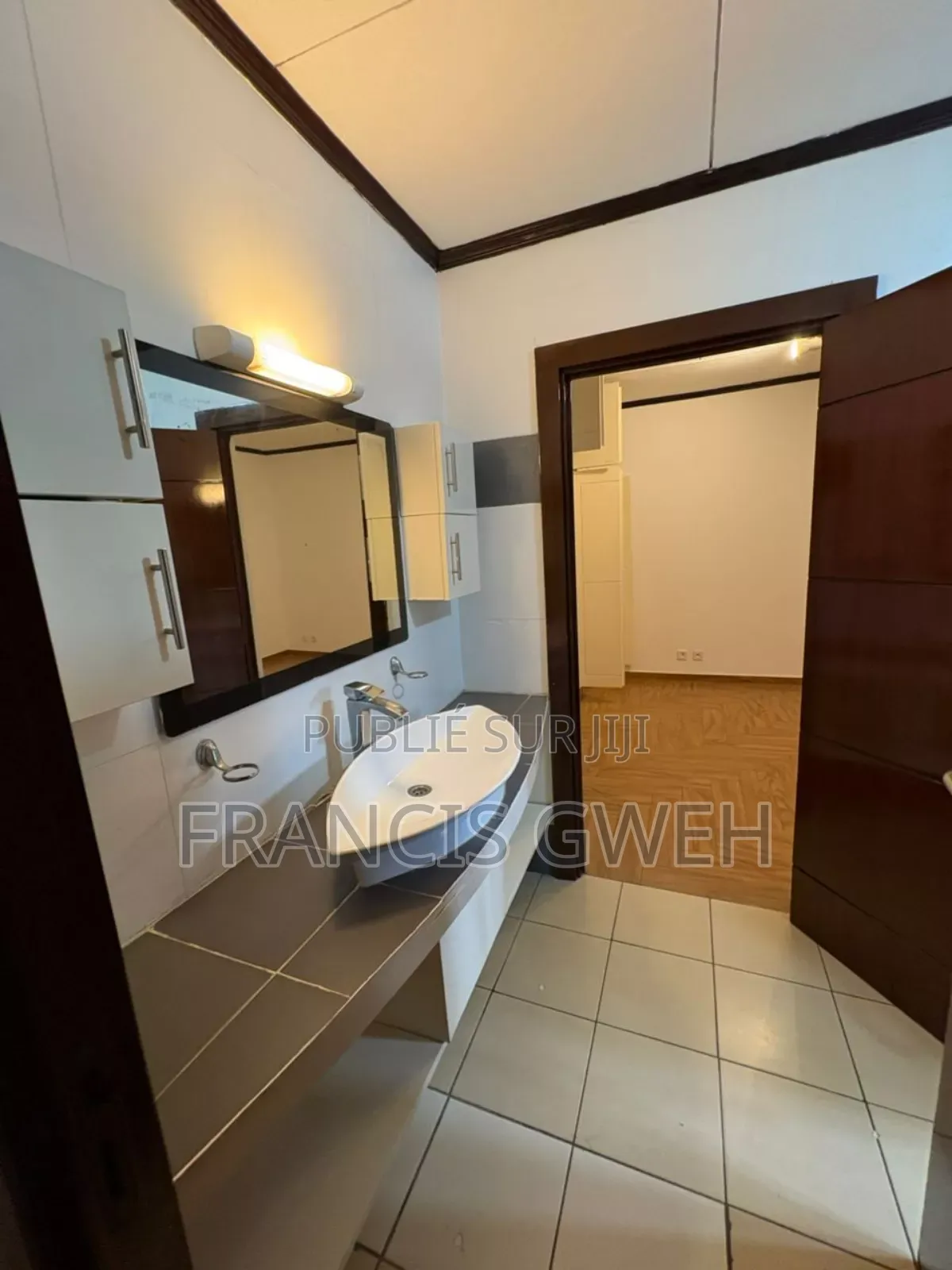 5chbre Duplex dans Francis Gweh, Cocody à Louer