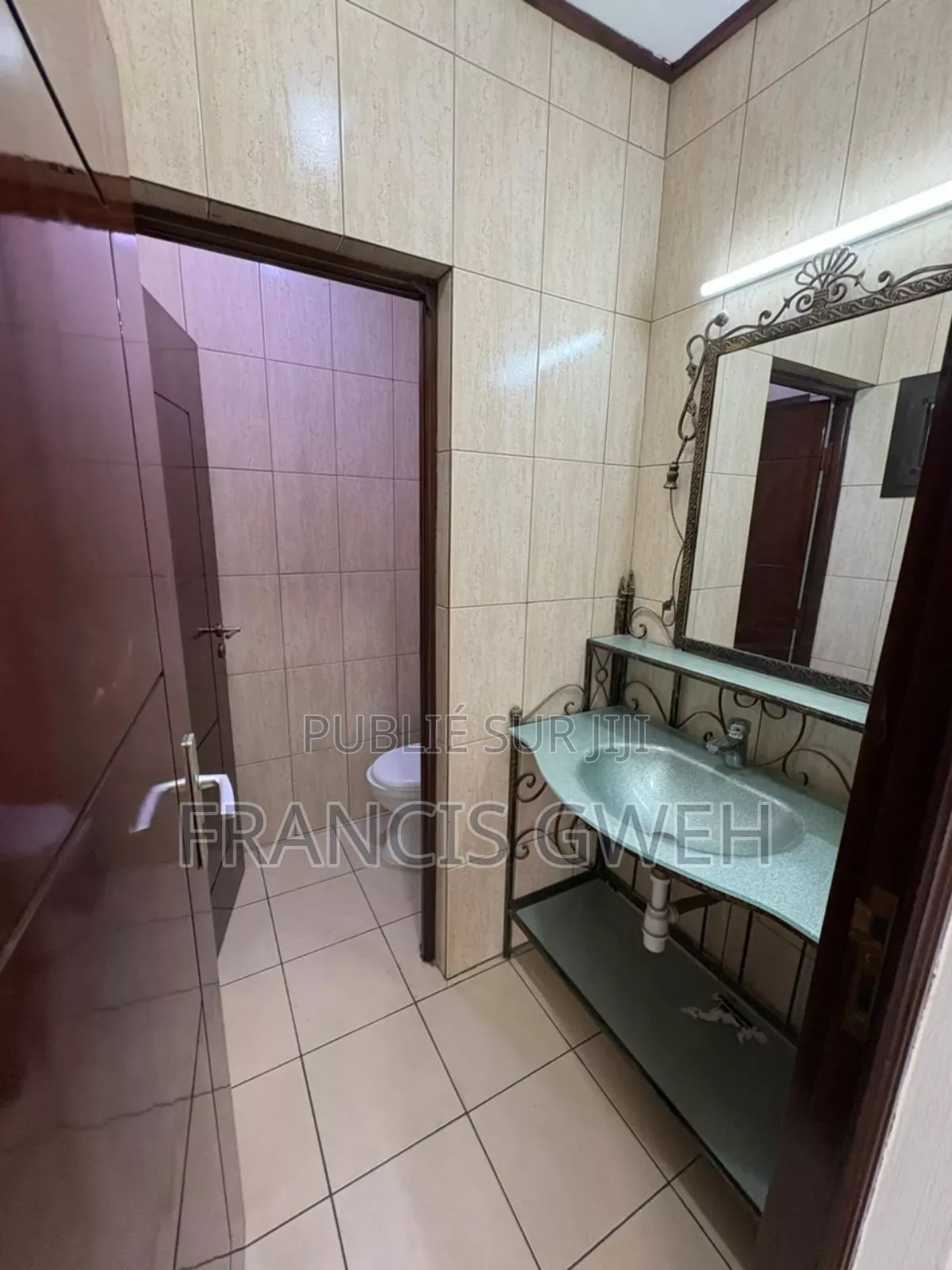 5chbre Duplex dans Francis Gweh, Cocody à Louer