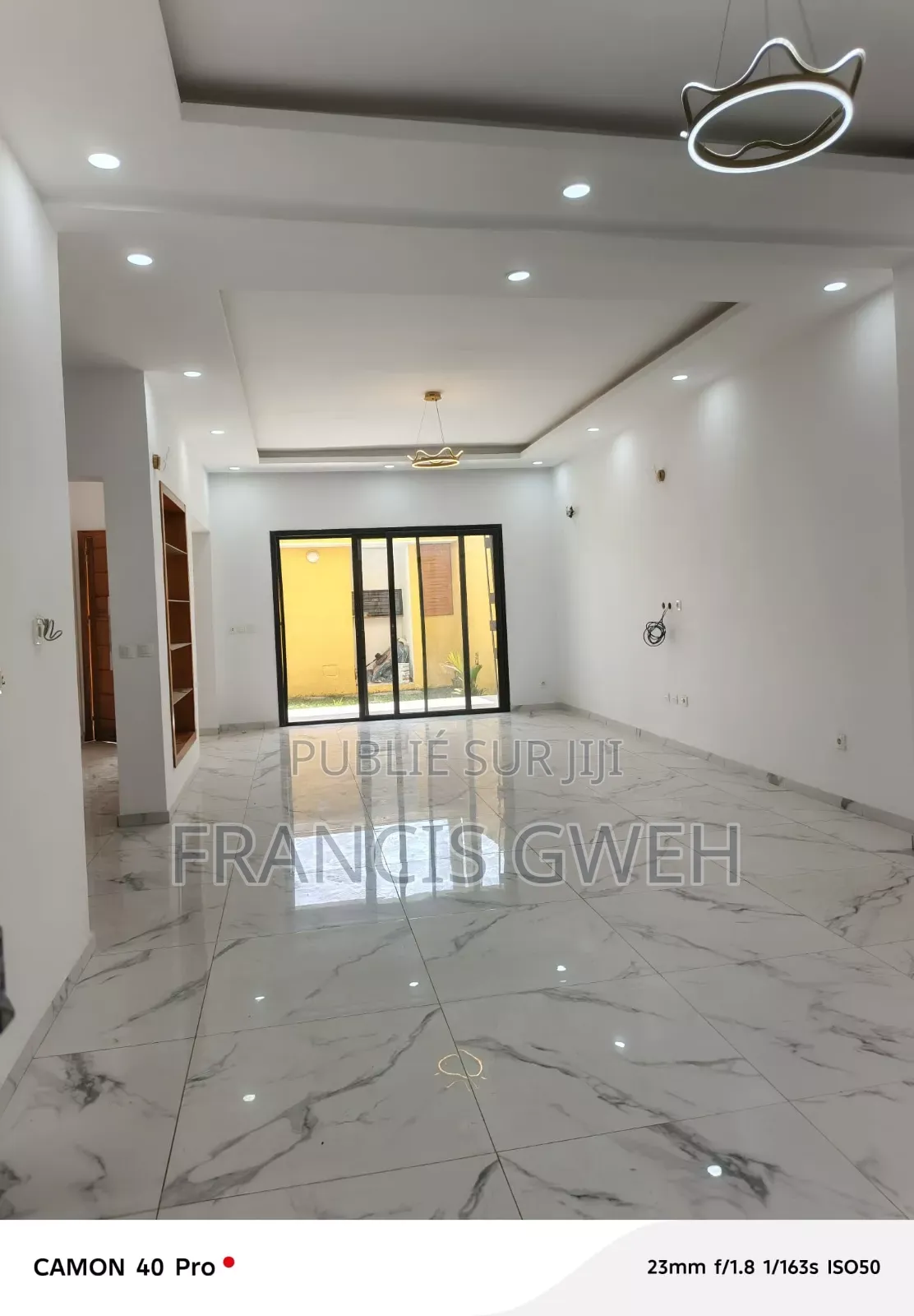 6chbre Duplex dans Francis Gweh, Cocody à Louer