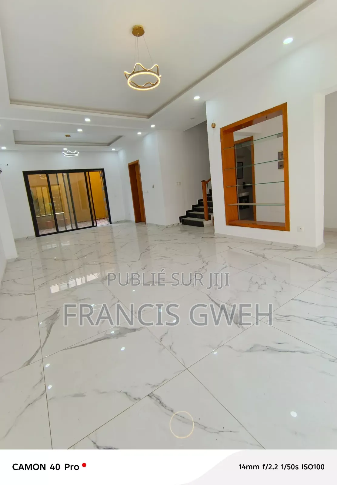 6chbre Duplex dans Francis Gweh, Cocody à Louer