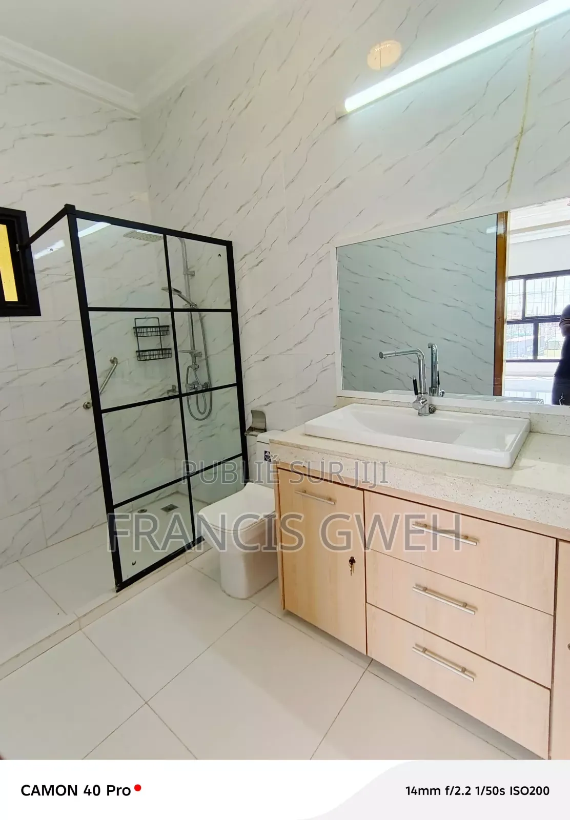 6chbre Duplex dans Francis Gweh, Cocody à Louer