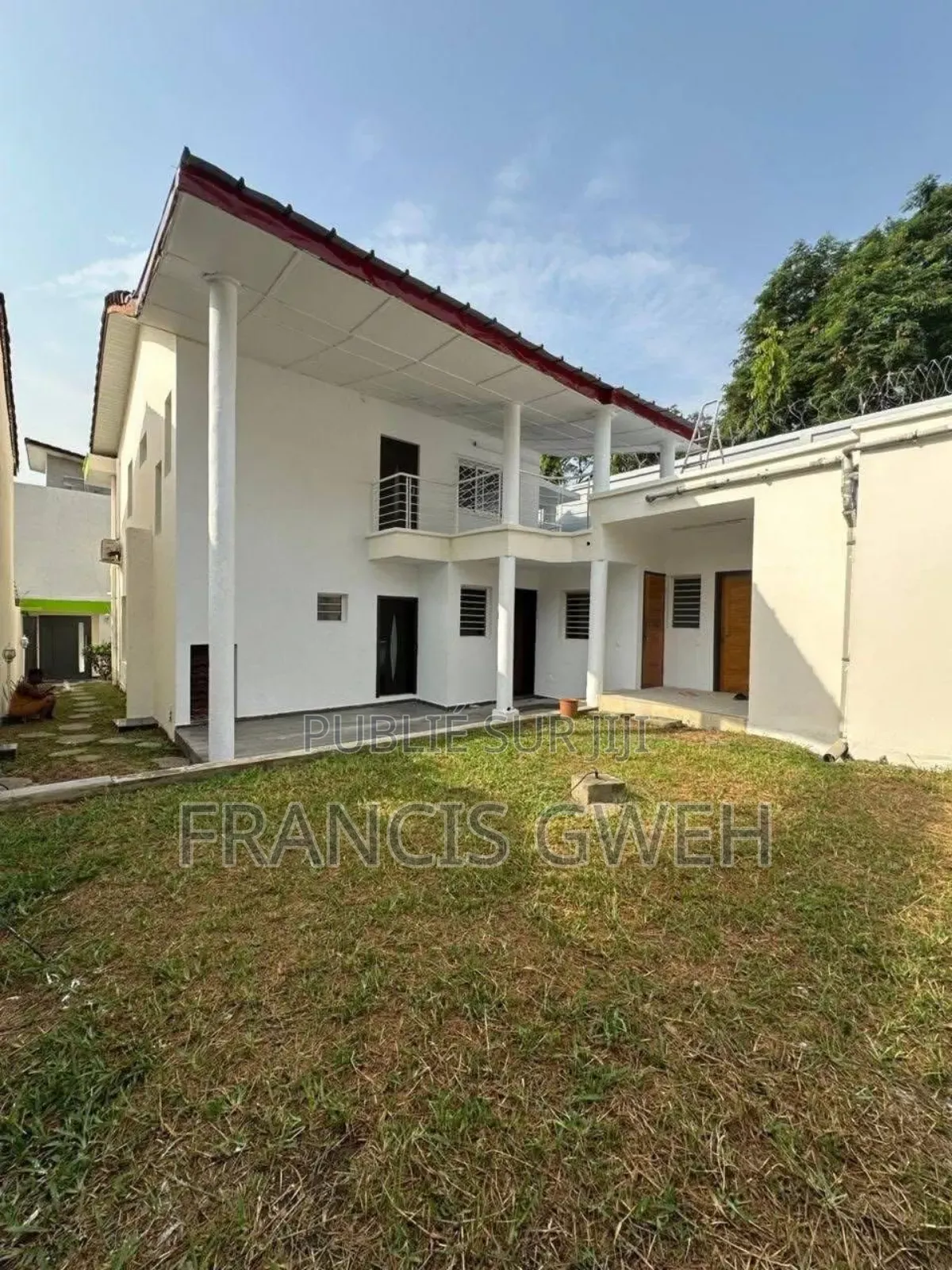 4chbre Duplex dans Francis Gweh, Cocody à Louer