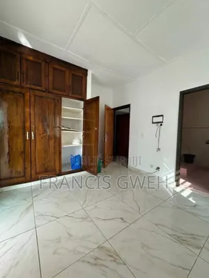 4chbre Duplex dans Francis Gweh, Cocody à Louer
