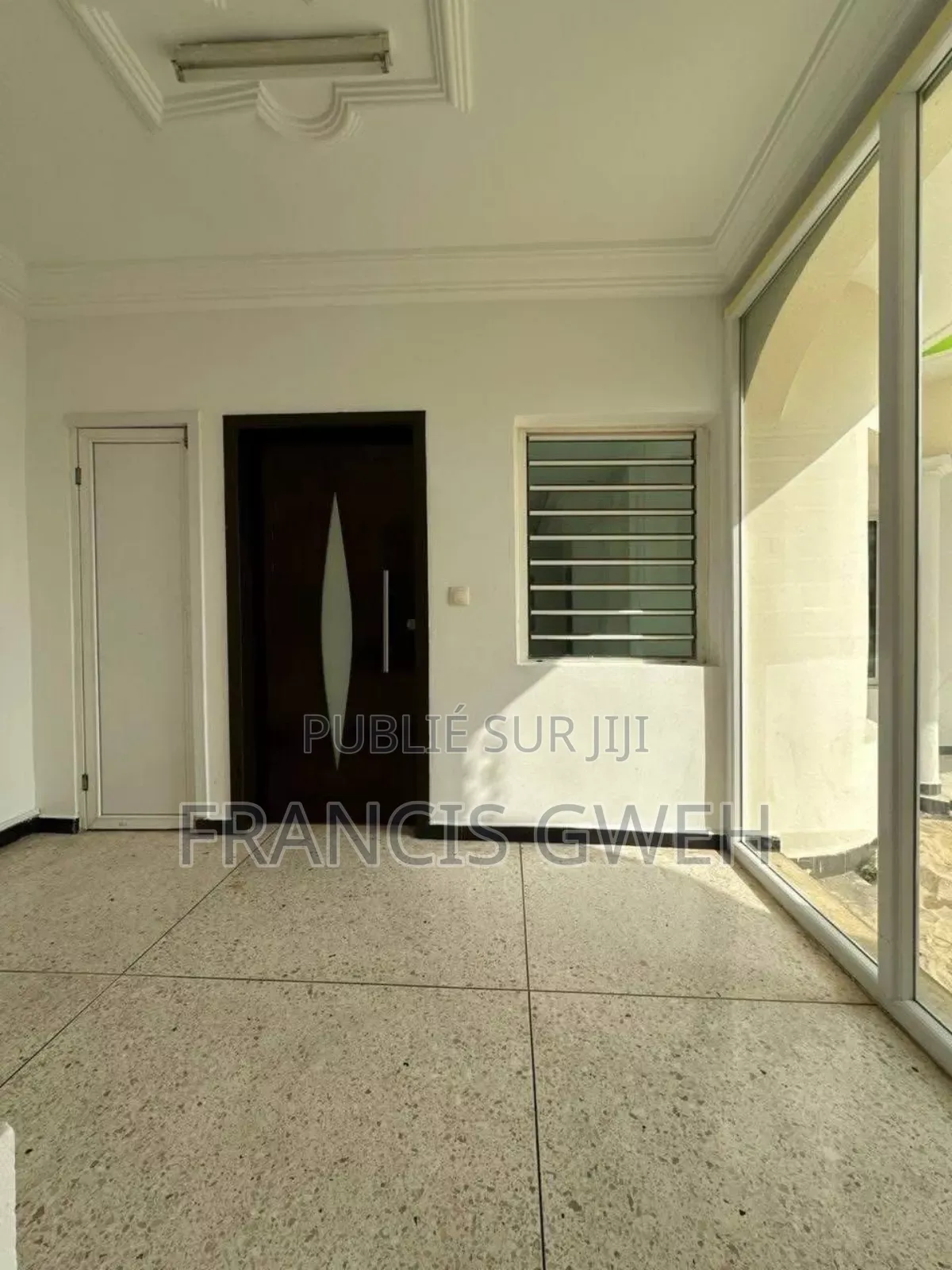 4chbre Duplex dans Francis Gweh, Cocody à Louer