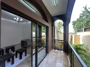 2chbre Appartement dans Francis Gweh, Cocody à Louer