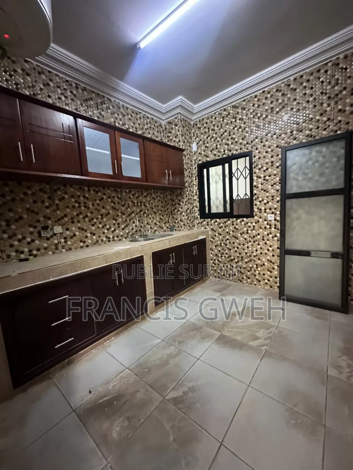 2chbre Appartement dans Francis Gweh, Cocody à Louer