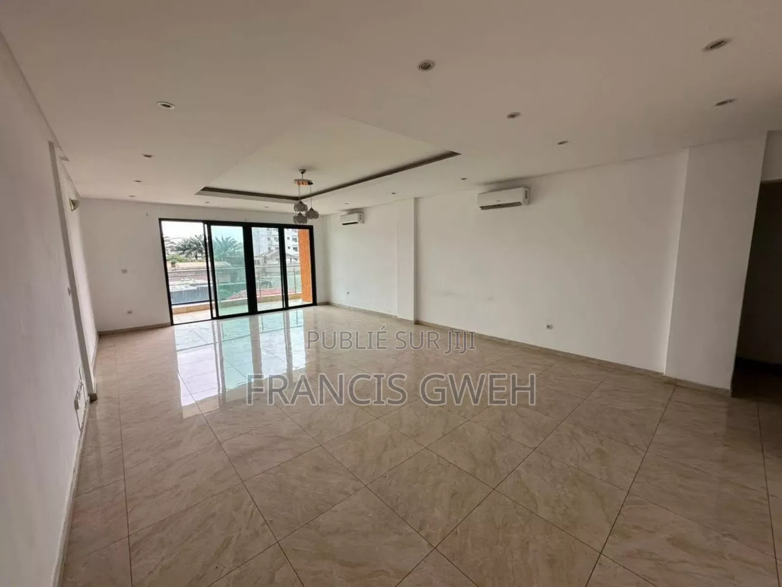 2chbre Appartement dans Francis Gweh, Cocody à Louer