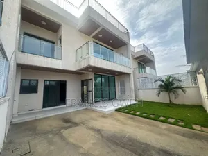 4chbre Duplex dans Francis Gweh, Cocody à Louer