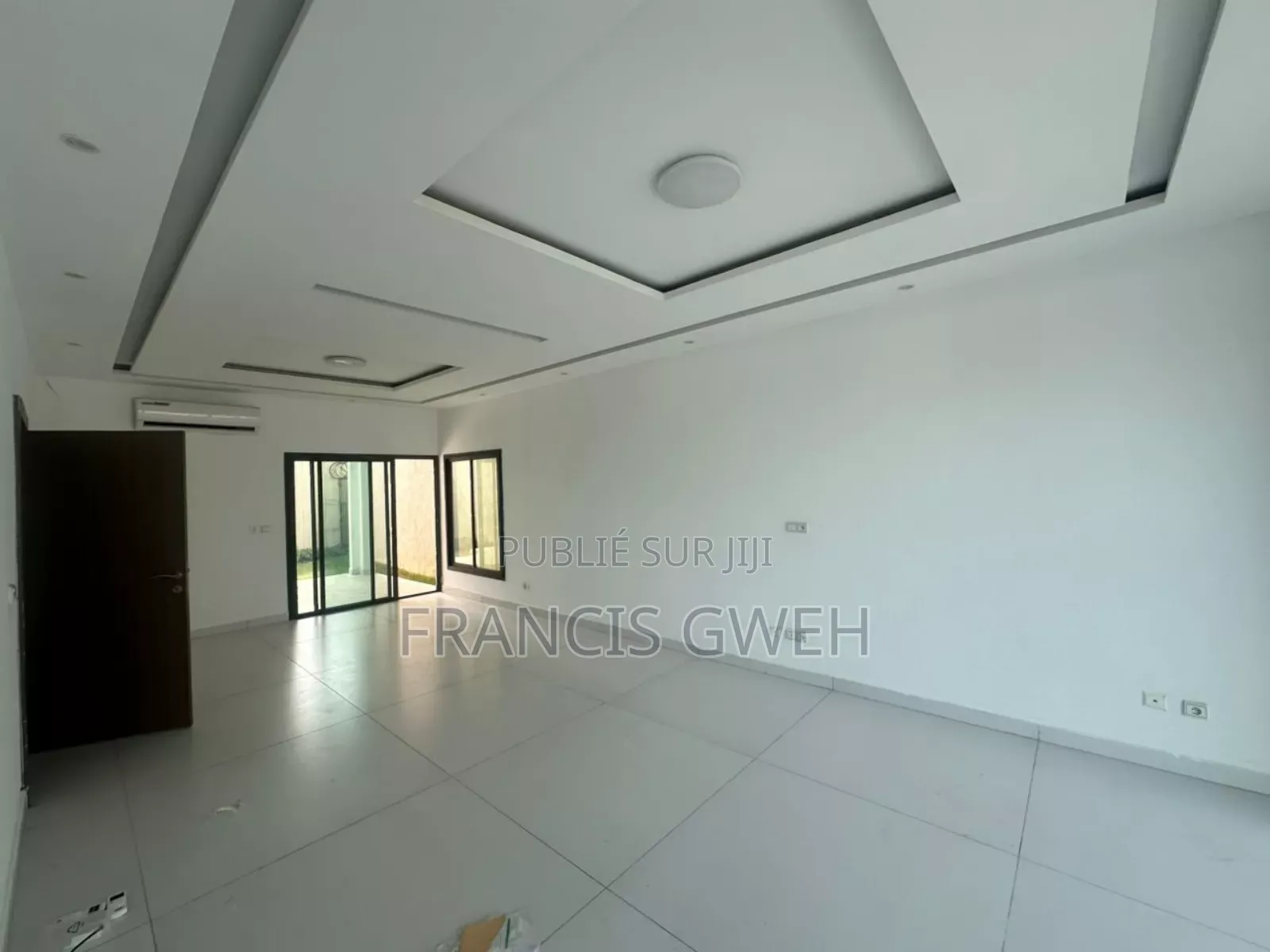 4chbre Duplex dans Francis Gweh, Cocody à Louer