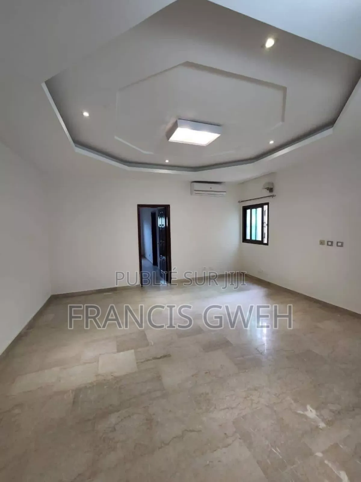 4chbre Duplex dans Francis Gweh, Cocody à Louer