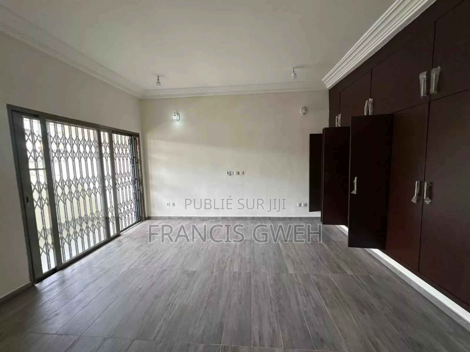 4chbre Duplex dans Francis Gweh, Cocody à Louer