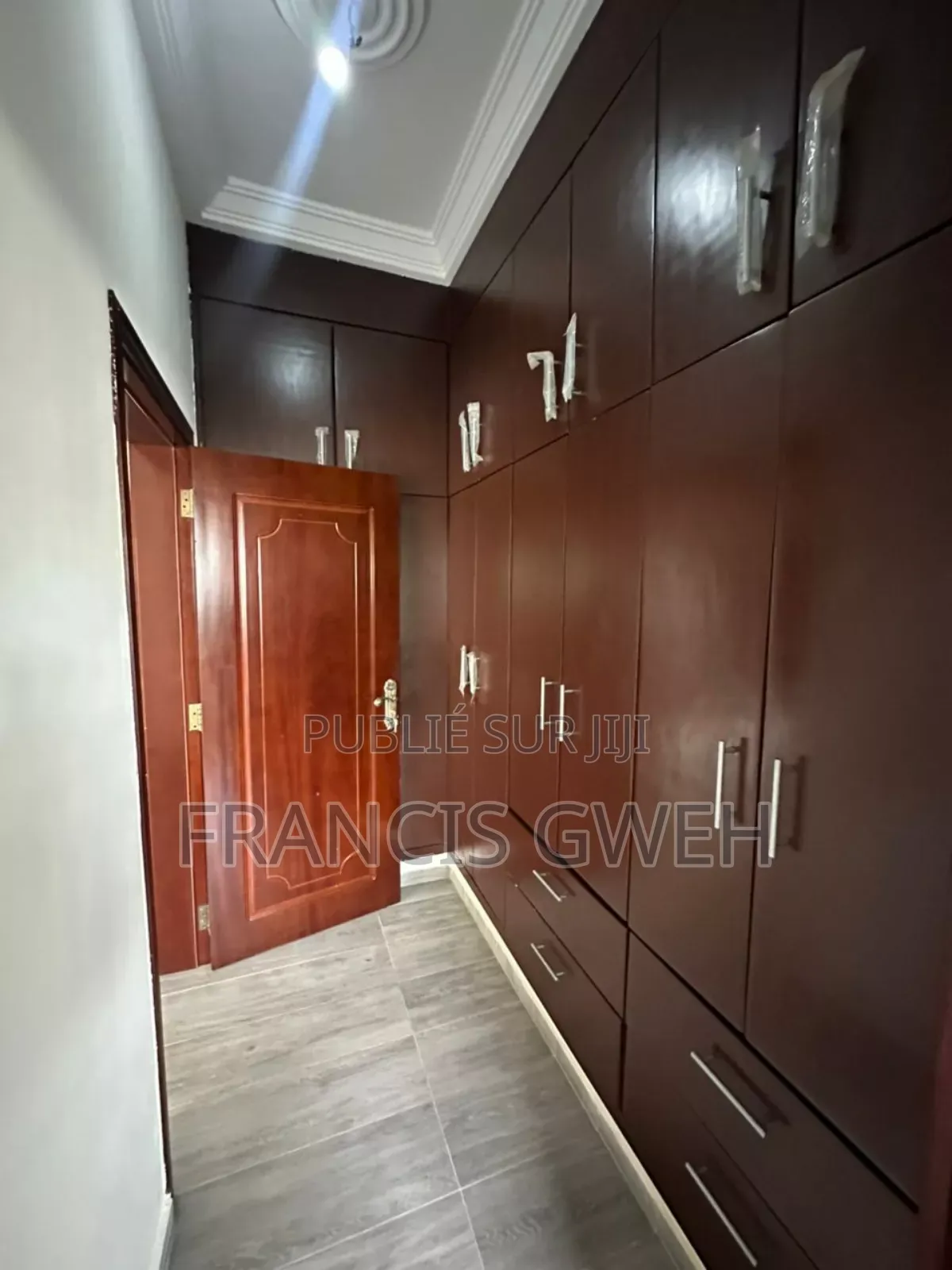 4chbre Duplex dans Francis Gweh, Cocody à Louer