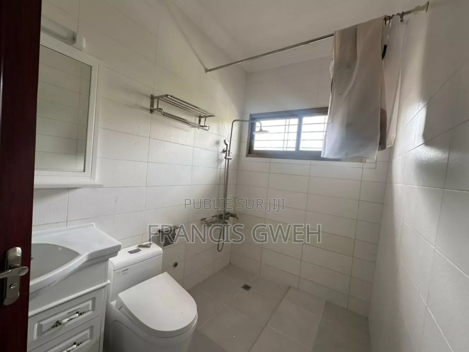 4chbre Duplex dans Francis Gweh, Cocody à Louer