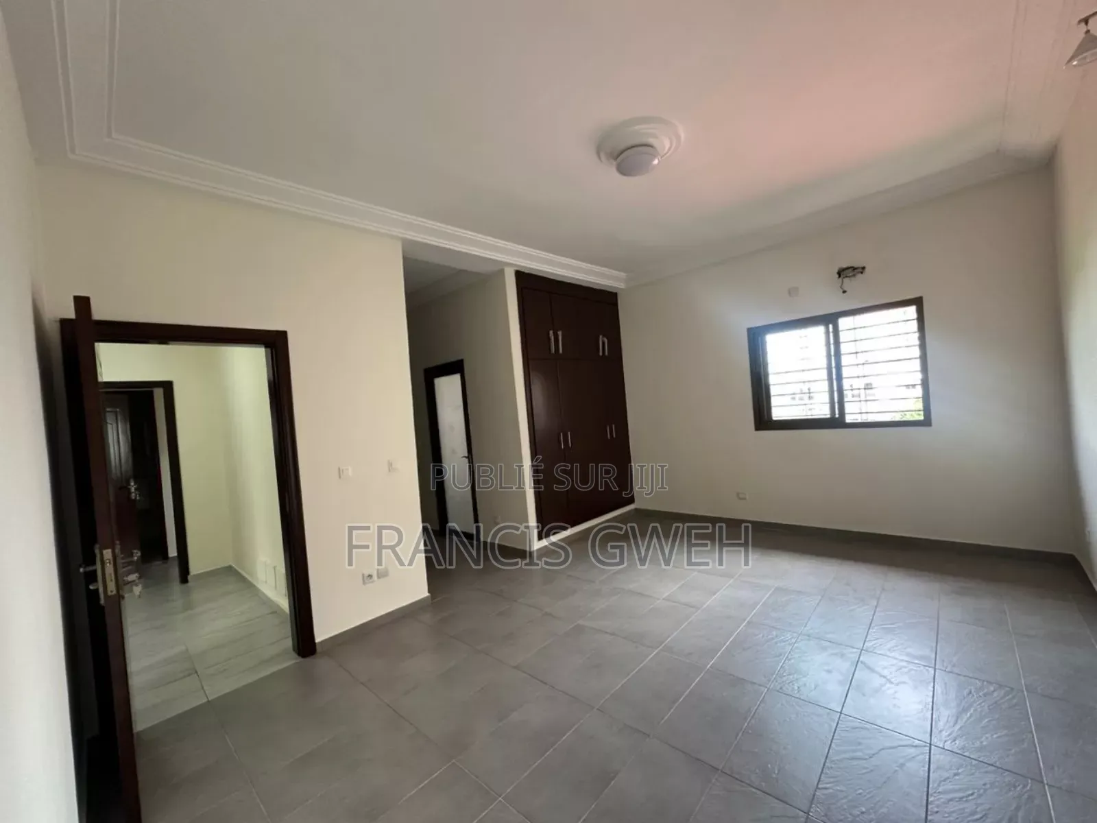 4chbre Duplex dans Francis Gweh, Cocody à Louer