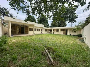 4chbre Villa dans Francis Gweh, Cocody à Louer