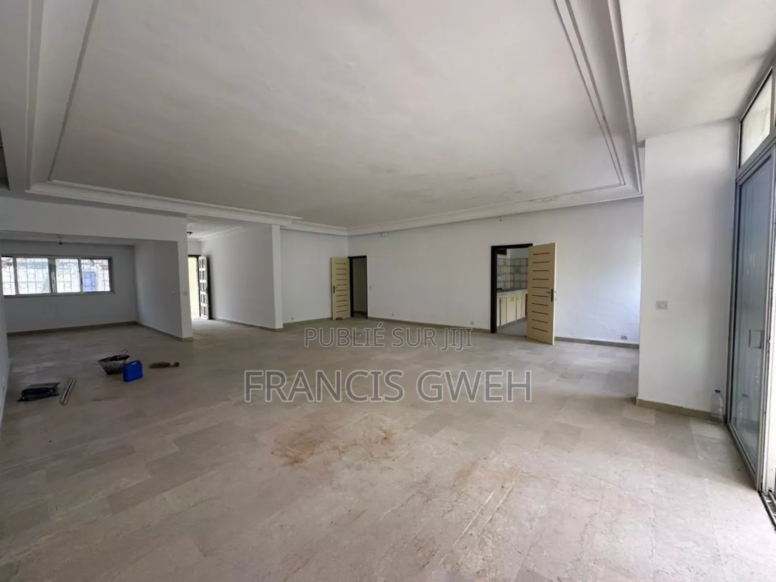 4chbre Villa dans Francis Gweh, Cocody à Louer