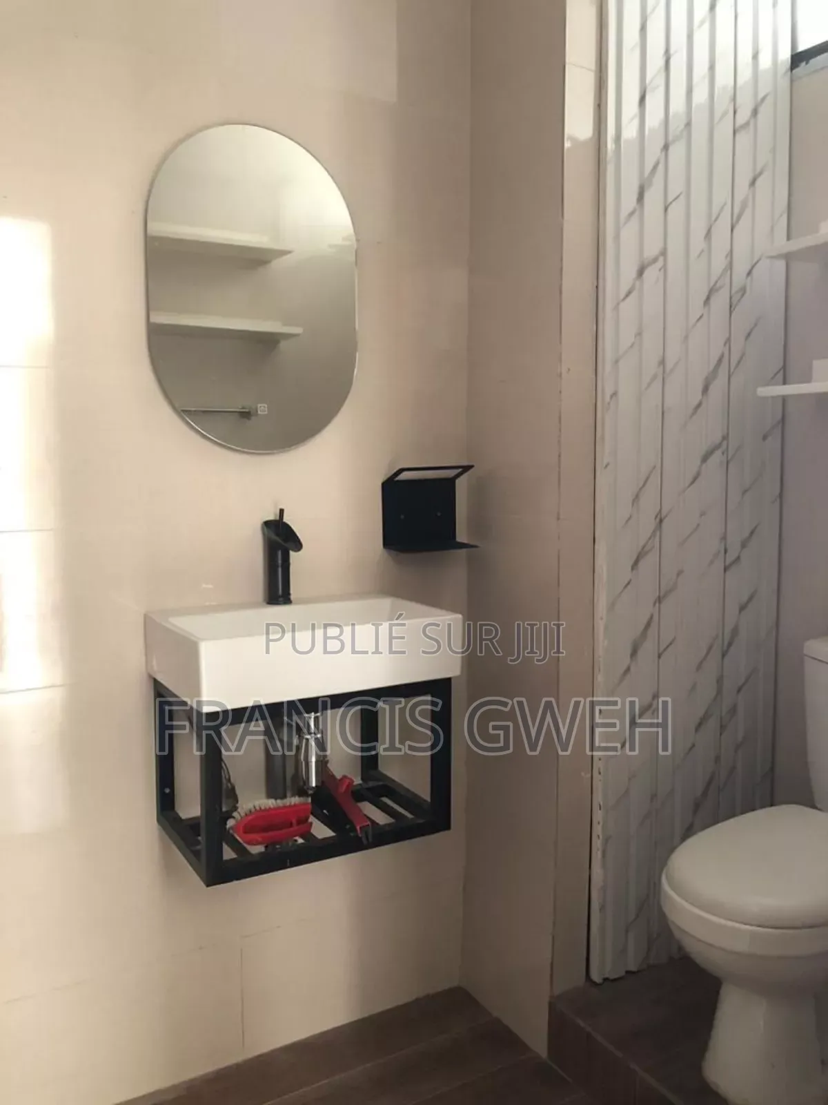 4chbre Villa dans Francis Gweh, Cocody à Louer