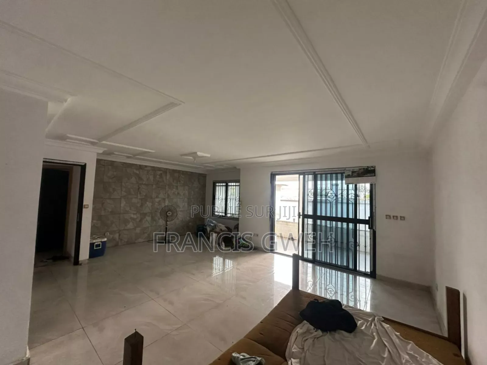 5chbre Duplex dans Francis Gweh, Cocody à Vendre