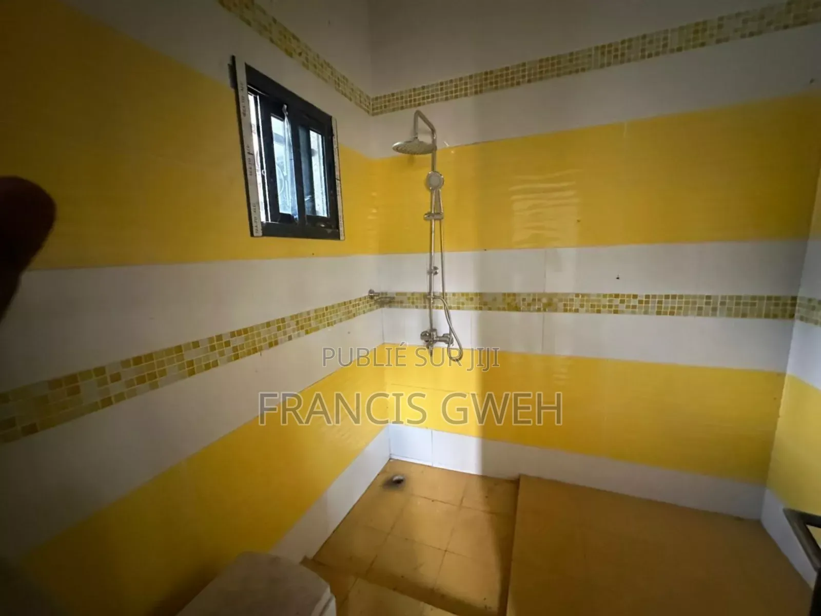 5chbre Duplex dans Francis Gweh, Cocody à Vendre