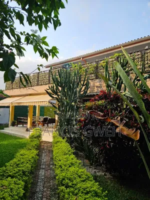 5chbre Duplex dans Francis Gweh, Cocody à Louer