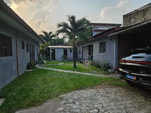 5chbre Duplex dans Francis Gweh, Cocody à Louer