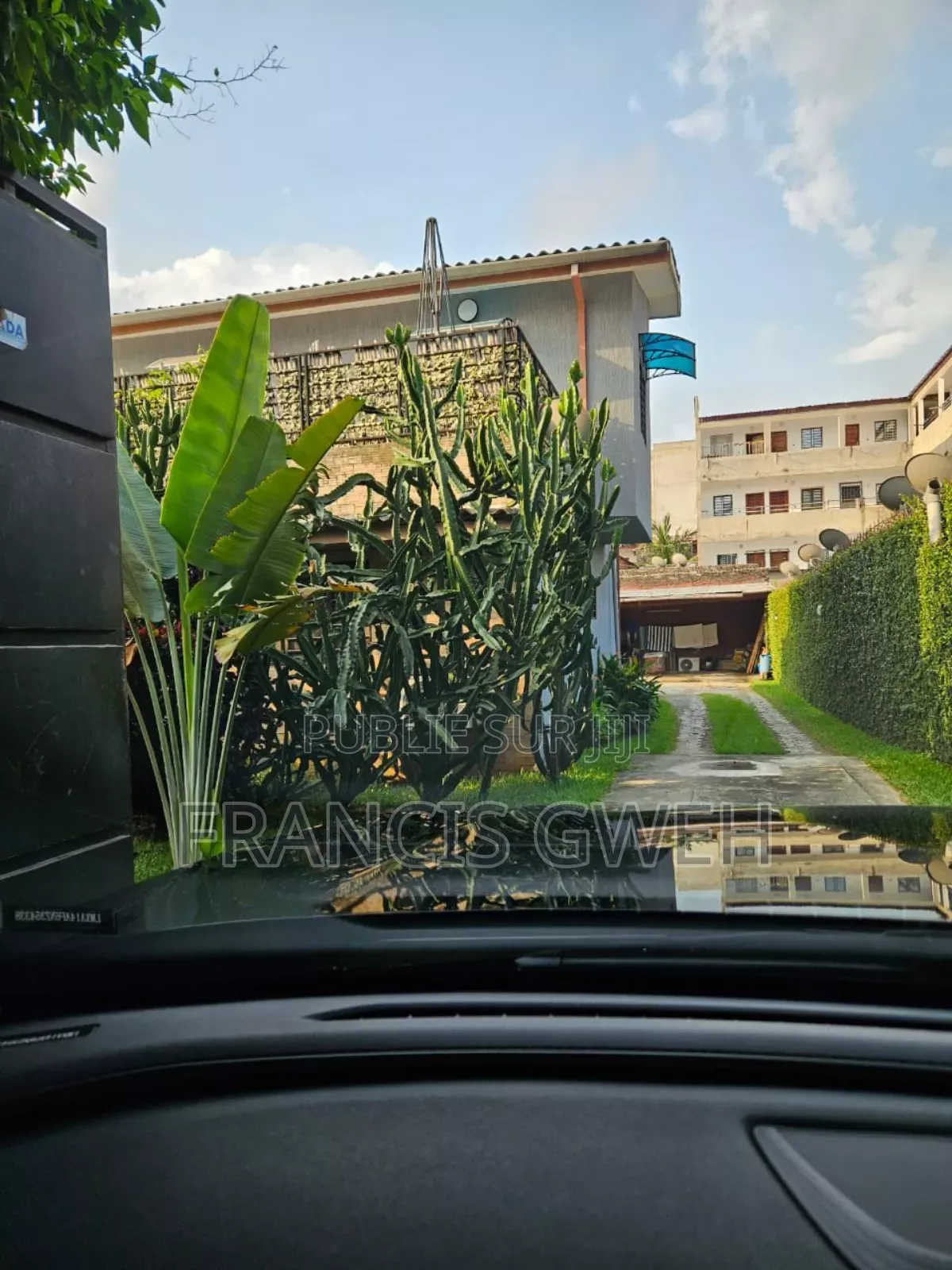 5chbre Duplex dans Francis Gweh, Cocody à Louer