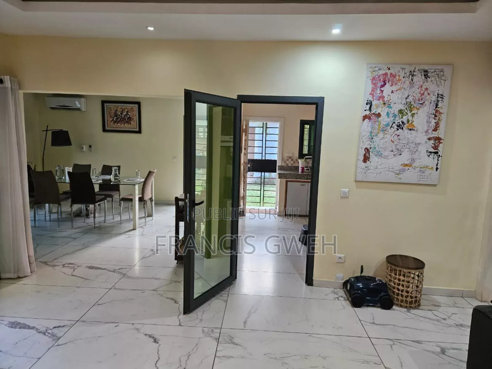 5chbre Duplex dans Francis Gweh, Cocody à Louer