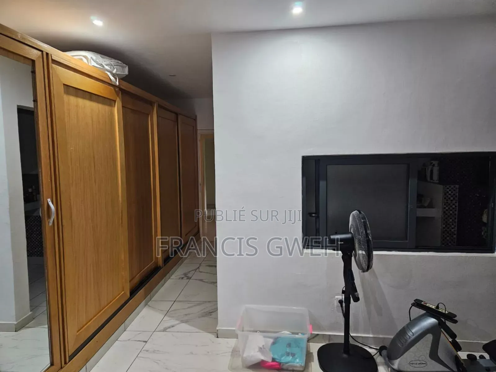 5chbre Duplex dans Francis Gweh, Cocody à Louer