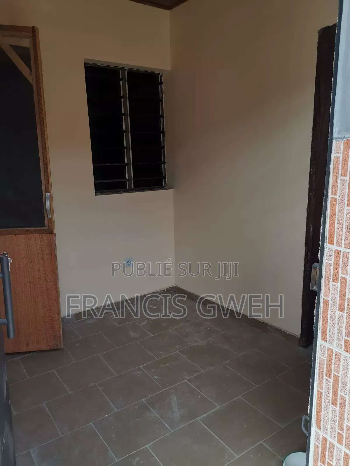 1chbre Chambre et salon dans Francis Gweh, Cocody à Vendre