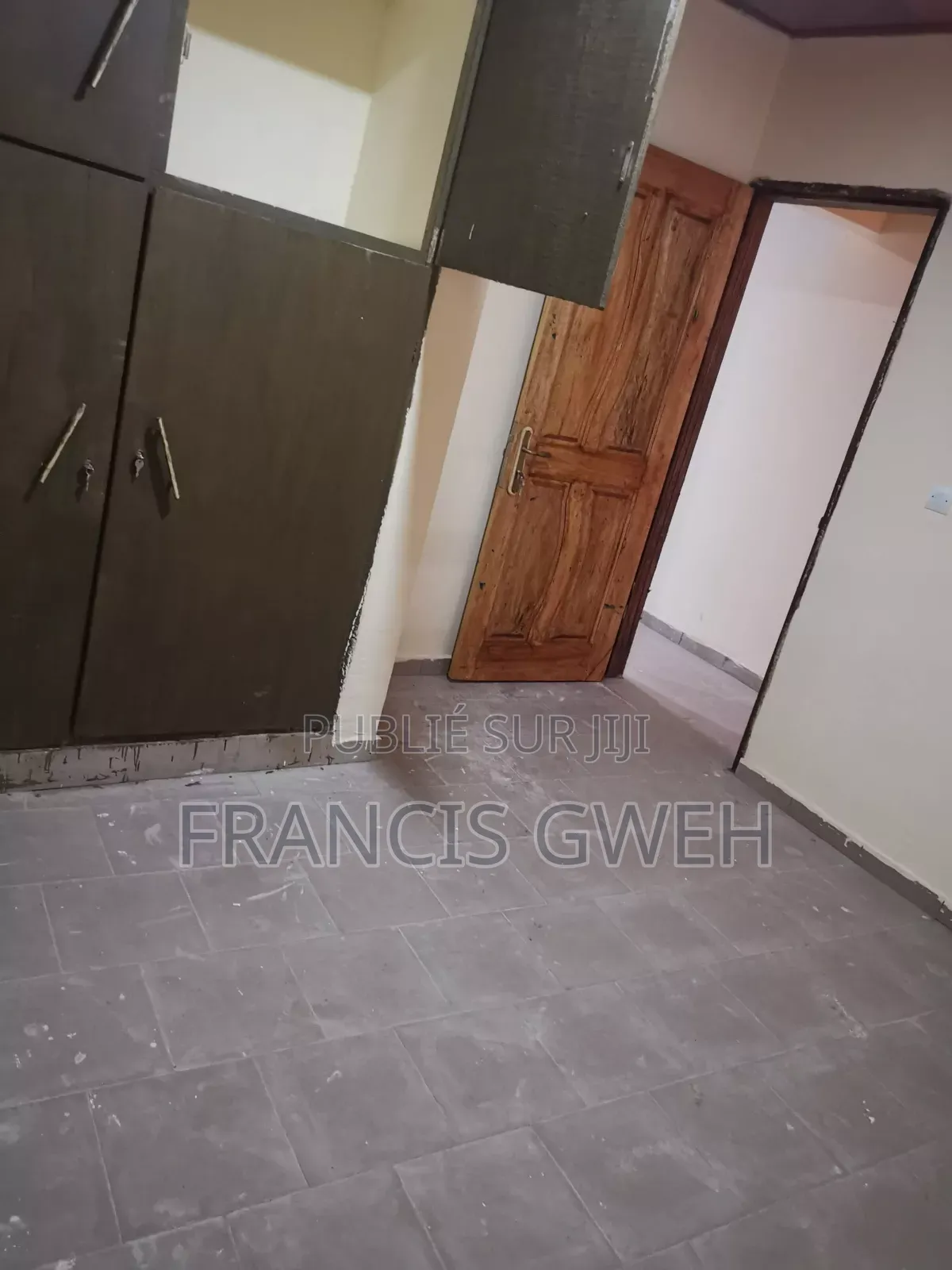 1chbre Chambre et salon dans Francis Gweh, Cocody à Vendre