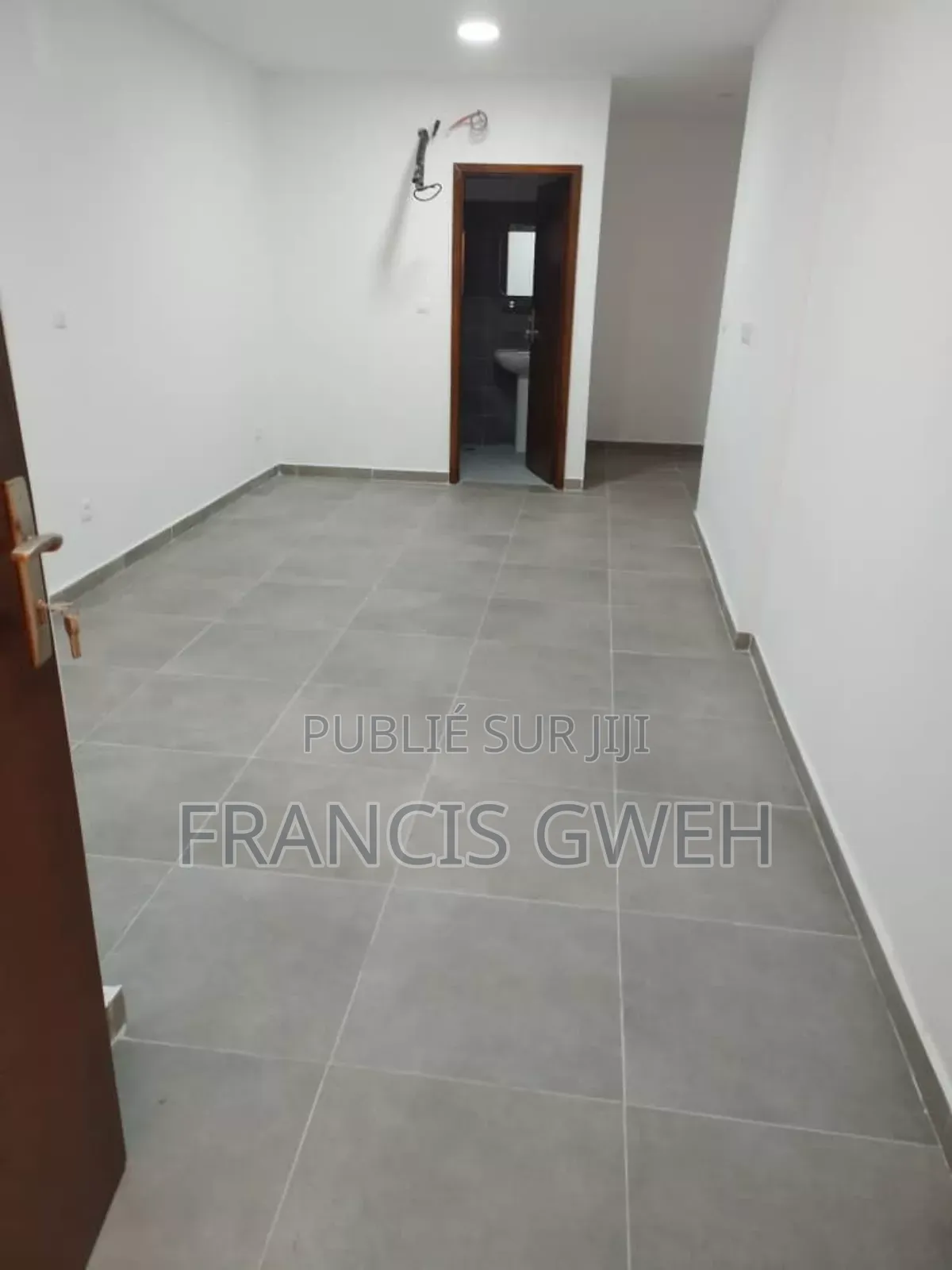 4chbre Villa dans Francis Gweh, Cocody à Louer