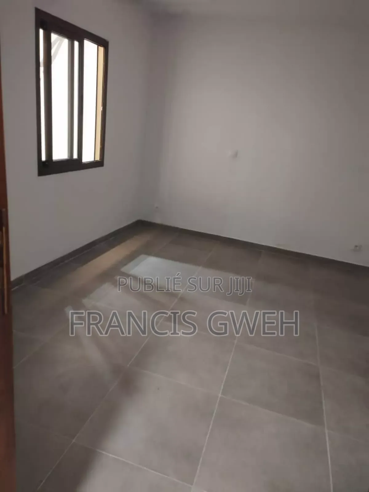 4chbre Villa dans Francis Gweh, Cocody à Louer