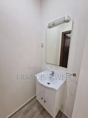 3chbre Appartement dans Francis Gweh, Cocody à Louer
