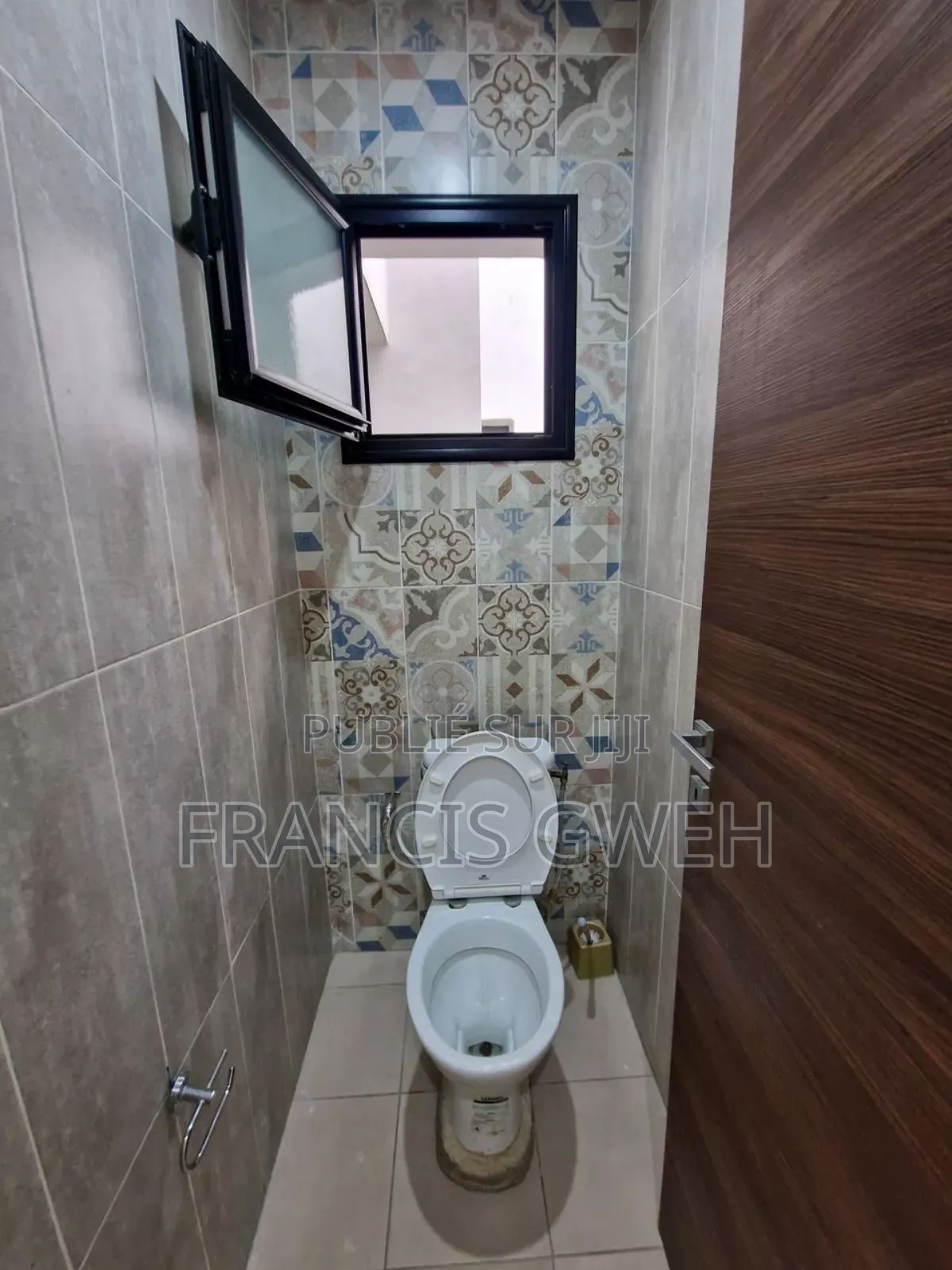 3chbre Appartement dans Francis Gweh, Cocody à Louer