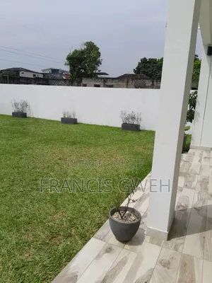 8chbre Duplex dans Francis Gweh, Cocody à Louer