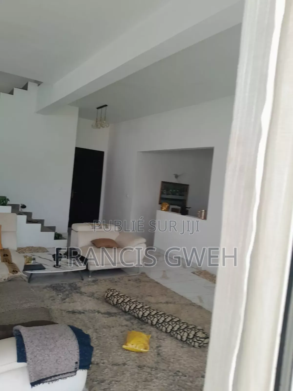 8chbre Duplex dans Francis Gweh, Cocody à Louer