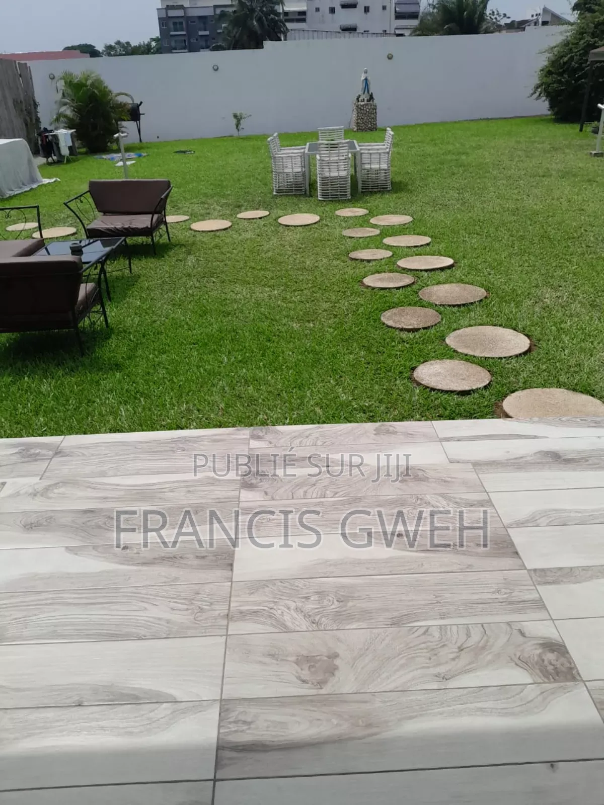 8chbre Duplex dans Francis Gweh, Cocody à Louer