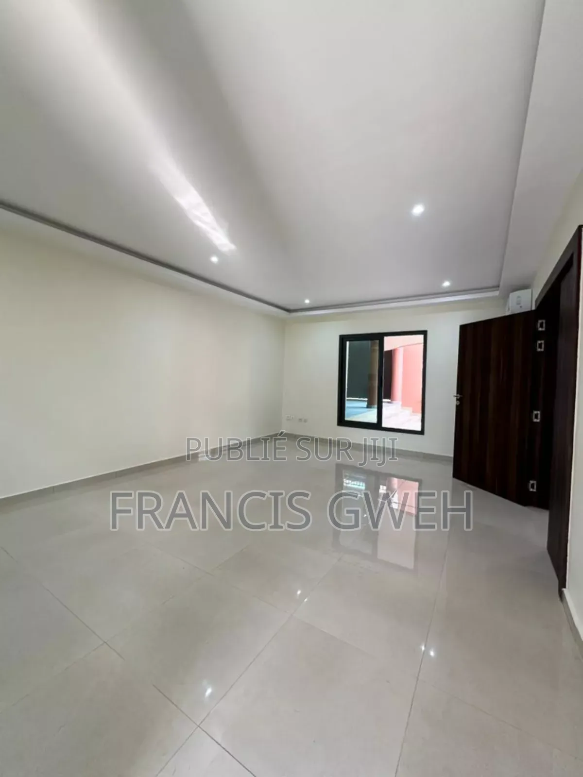 4chbre Duplex dans Francis Gweh, Cocody à Louer