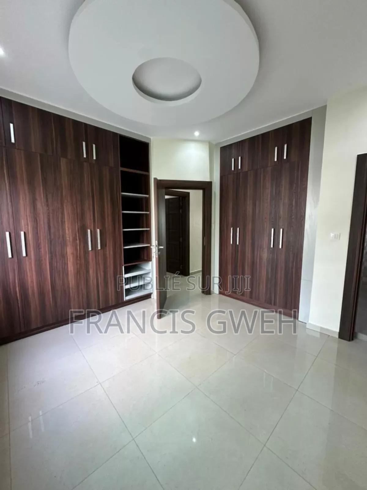 4chbre Duplex dans Francis Gweh, Cocody à Louer