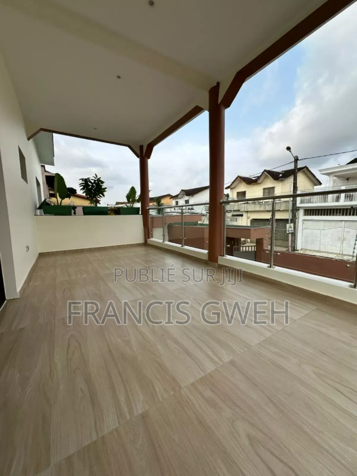 4chbre Duplex dans Francis Gweh, Cocody à Louer
