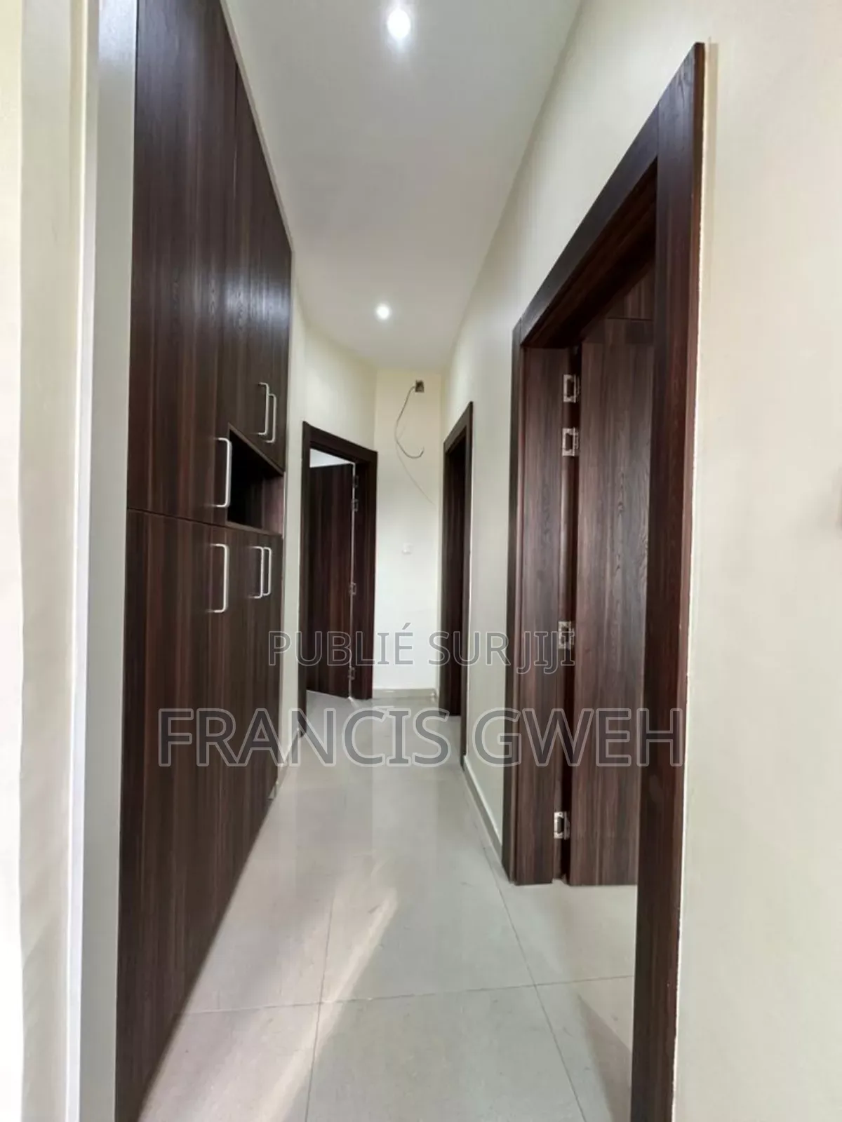 4chbre Duplex dans Francis Gweh, Cocody à Louer