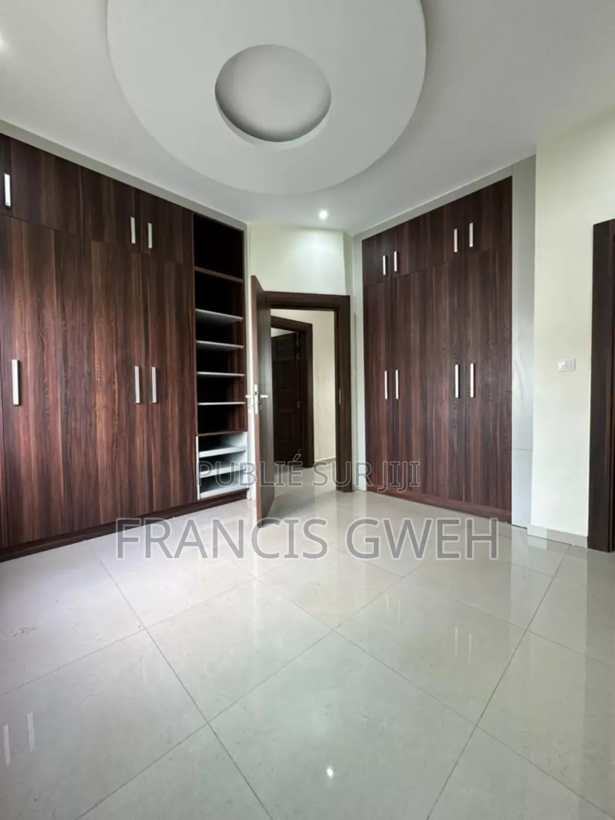 4chbre Duplex dans Francis Gweh, Cocody à Louer