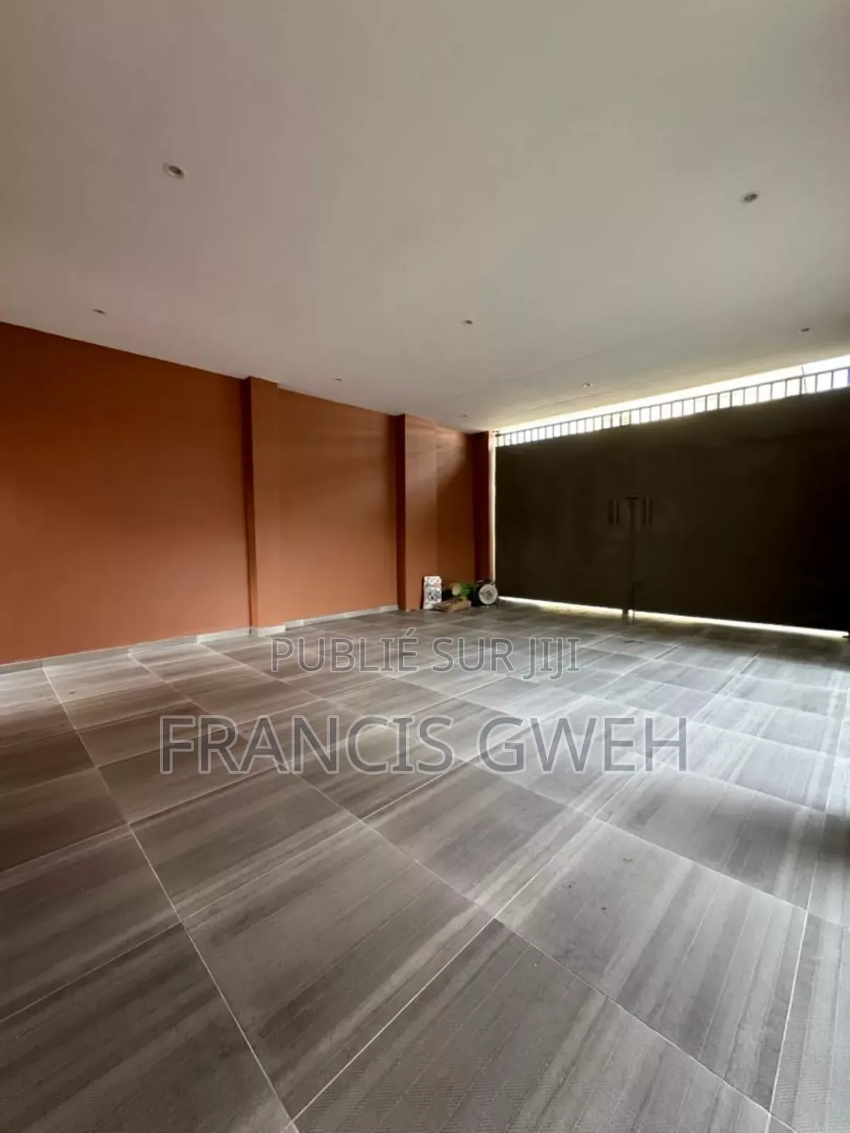 4chbre Duplex dans Francis Gweh, Cocody à Louer