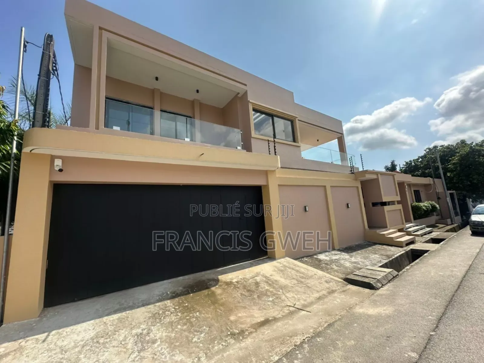 4chbre Duplex dans Francis Gweh, Cocody à Louer
