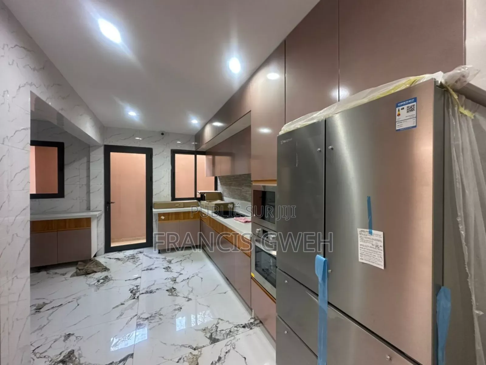 4chbre Duplex dans Francis Gweh, Cocody à Louer