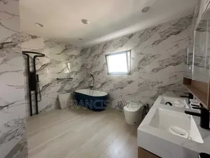 4chbre Duplex dans Francis Gweh, Cocody à Louer