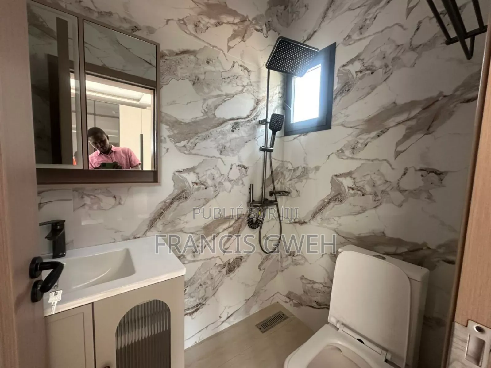 4chbre Duplex dans Francis Gweh, Cocody à Louer