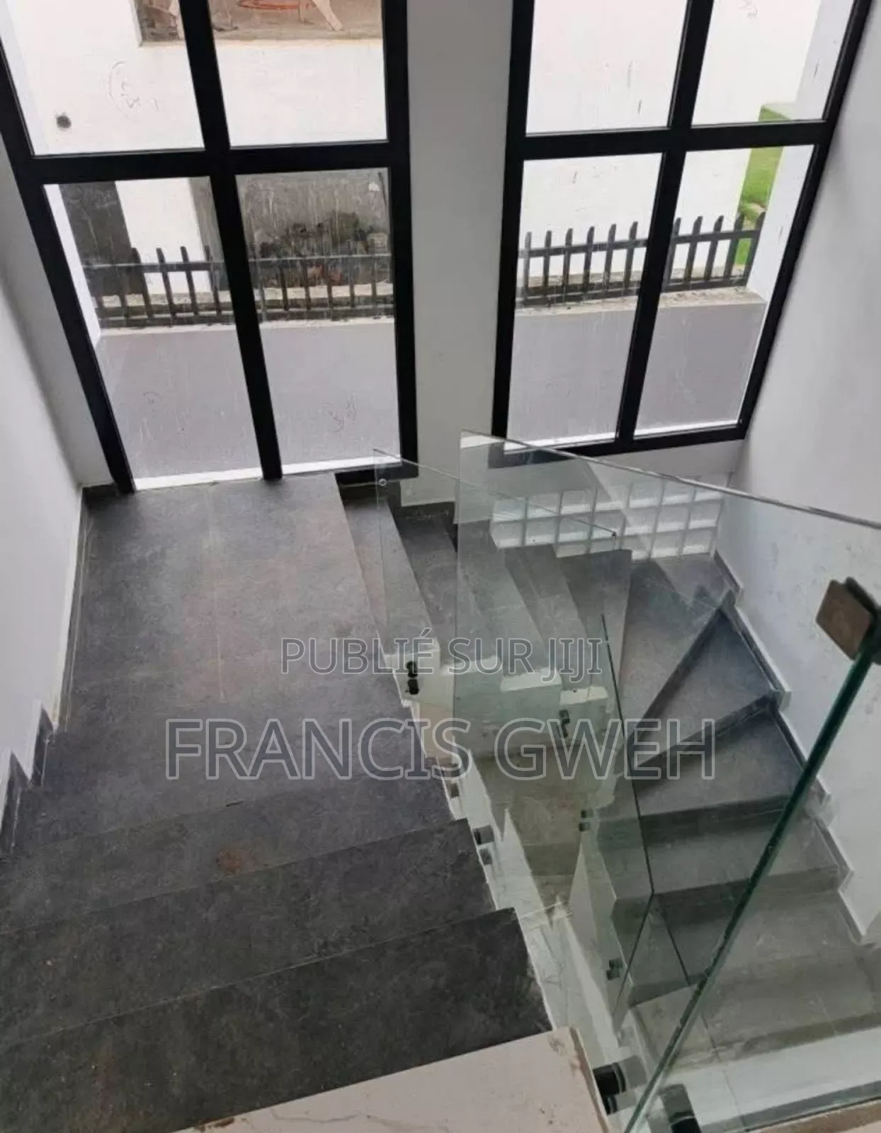 4chbre Duplex dans Francis Gweh, Cocody à Louer