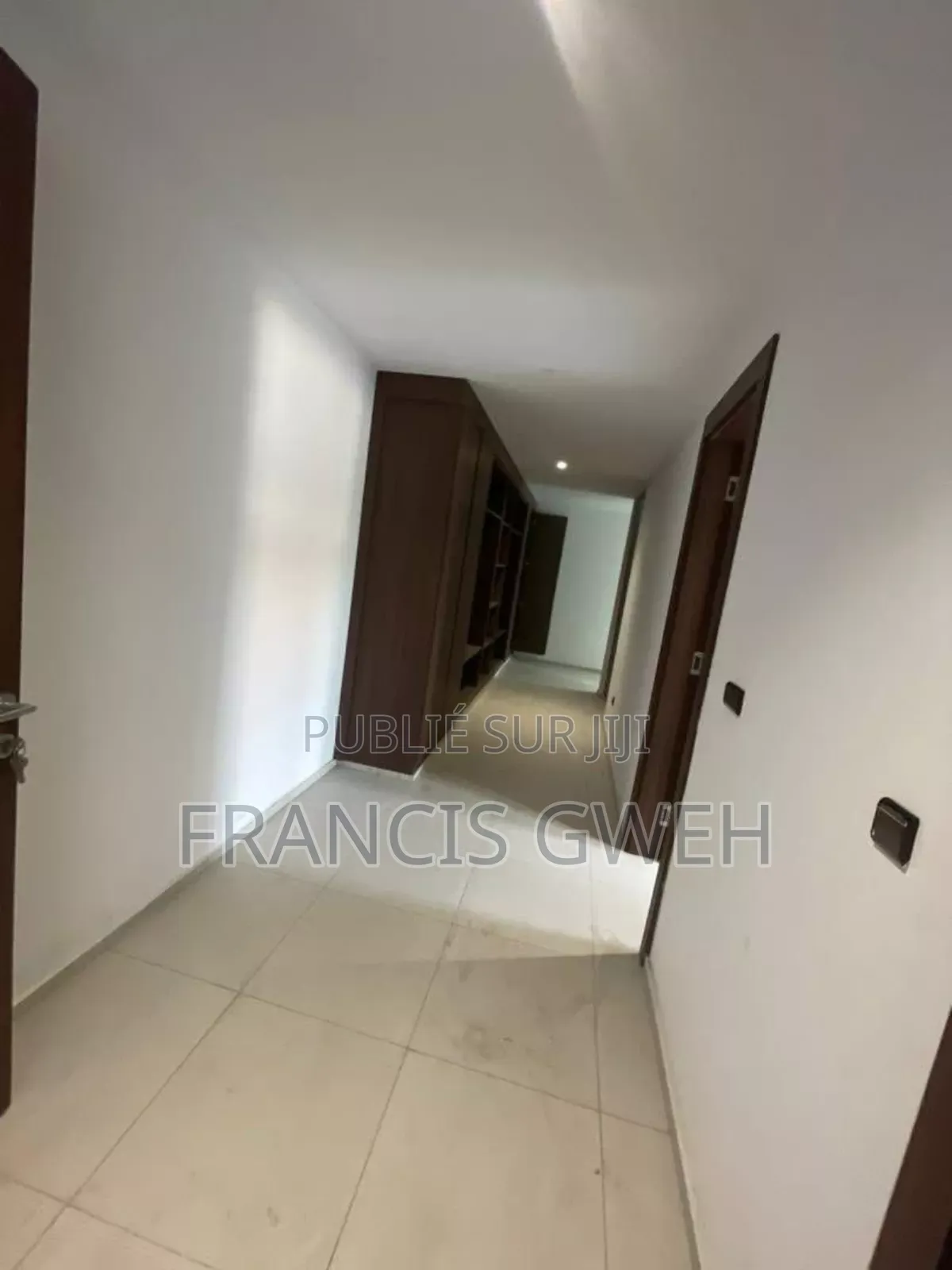 4chbre Duplex dans Francis Gweh, Cocody à Louer