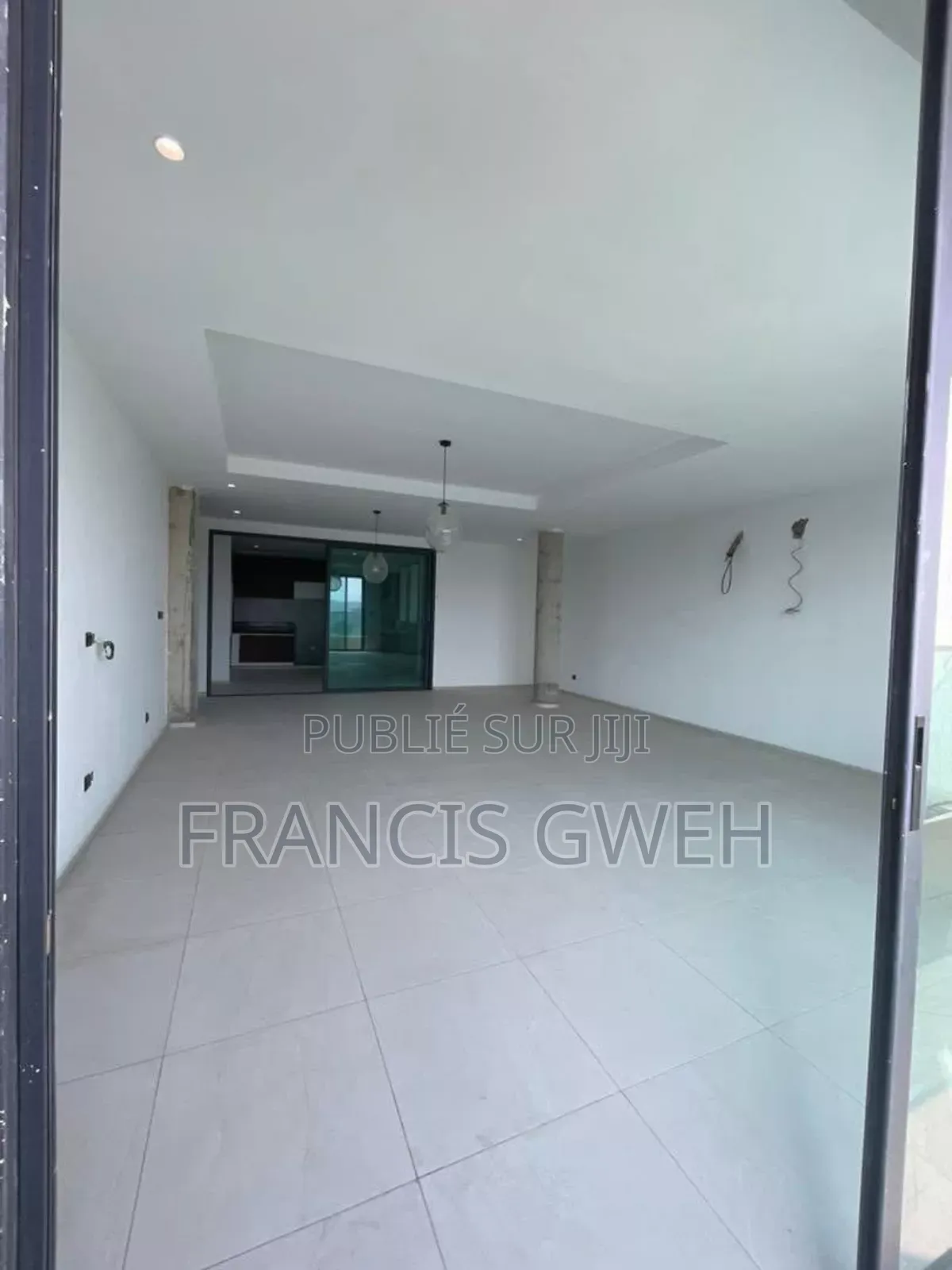 4chbre Duplex dans Francis Gweh, Cocody à Louer